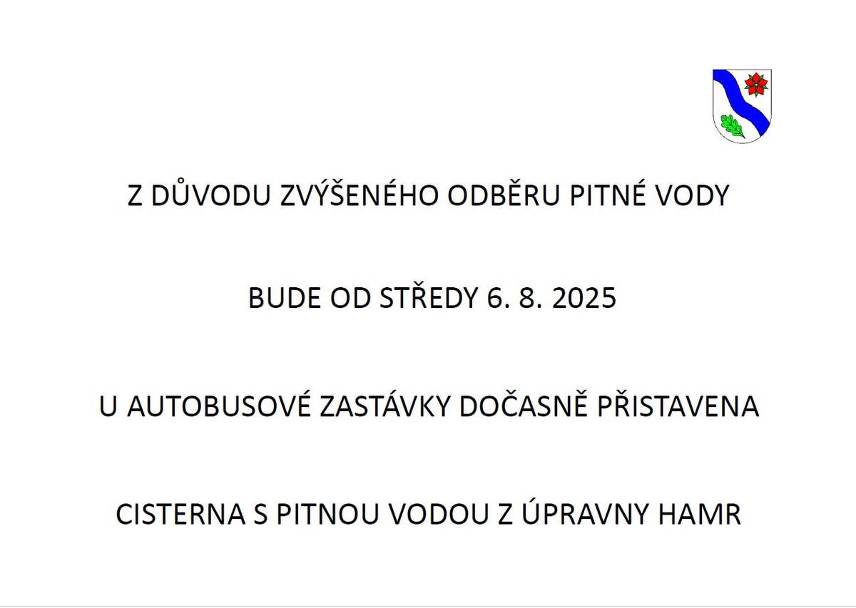 U autobusové zastávky.