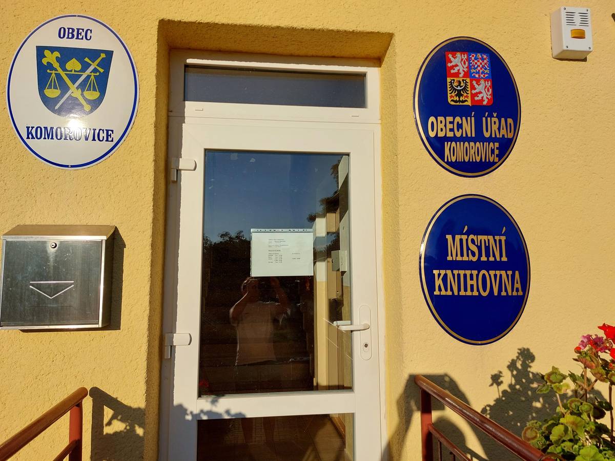 Vážení občané, z důvodu čerpání dovolené budou zrušeny odpolední úřední hodiny dne 13.8.2025 od 17 hod. V případě neodkladné záležitosti či dotazu nás kontaktujte telefonicky na číslo 725 529 411.  Děkujeme za pochopení.