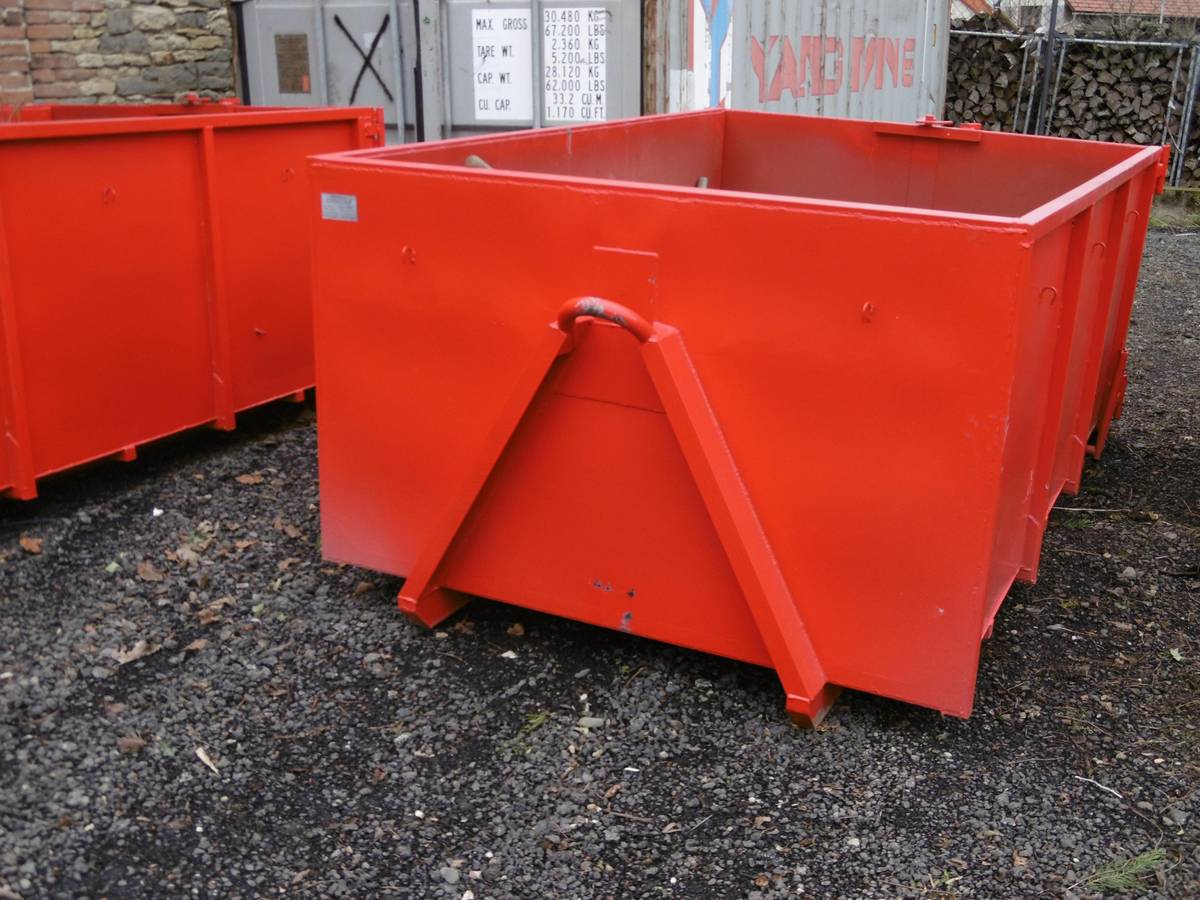 Kontejnery na bioodpad  Z důvodu opravy vozidla Multicar, nejsme schopni vyvážet velkoobjemové kontejnery na bioodpad. Děkujeme za pochopení.