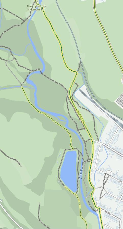 Úsek cyklotrasy medzi Nemšovou a Horným Srním bude z dôvodu rekonštrukcie časti cyklotrasy a výstavby novej cyklolávky cez rieku Vlára v časti od ulice Vlárska v Nemšovej až po Poľnohospodárske družstvo v Hornom Srní uzavretý od pondelka, dňa 18.8.2025 od 08.00 hodiny až do odvolania