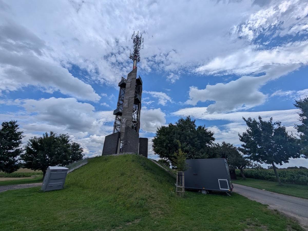 Mobilní 5G vysílač T-Mobilu na rozhledně Romanka, Hrubý Jeseník