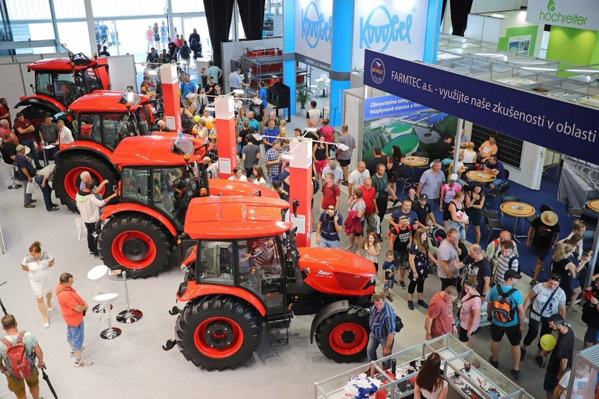 Dobrý den, obec Bochovice pořádá zájezd na ZEMĚ ŽIVITELKU do Č.B. v neděli 24.8. 2025. Pokud by se obsadil celý autobus, tak by byla cena dopravy cca 300,- Kč/osoba bez vstupného. Pro bližší informace případní zájemci volejte na t.č. 737 70 14 35.  Děkuji, L. Pažourek