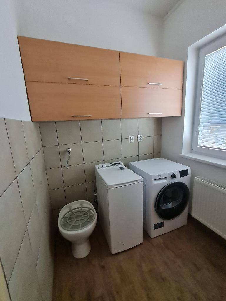 V materskej škole sa v letných mesiacoch pripravujú triedy  na návrat detí.   Počet prihlásených detí sa nám opäť navýšil až tak, že nebolo možné všetky od septembra prijať.