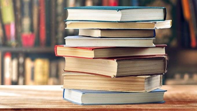 Milí čtenáři,  dovoluji si vám připomenout plánovanou dovolenou v termínu: 21.-28. srpen 2025.  Zároveň zasílám novou nabídku knih, které budou dispozici k zapůjčení od 1. září 2025.  https://spindleruvmlyn.knihovny.net/…=14 Děkuji za pochopení.  Mgr. Marie Čeřovská, Městská knihovna