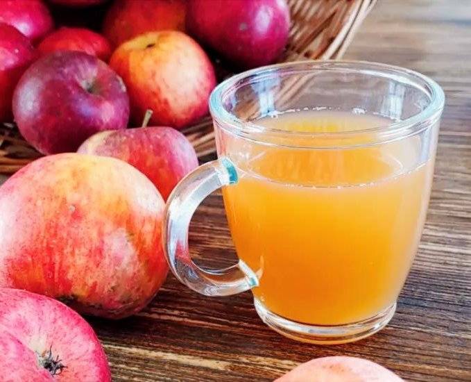 V úterý 12. 8. 2025 byla zahájena nová moštovací sezóna. Pro veřejnost se bude moštovat každý čtvrtek od 10:00 do 12:00 a od 14:00 do 17:00 hodin. Více informací o průběhu moštování a postupném rozšiřování moštovacích dnů na www.paleniceveverka.cz Příjem ovocných kvasů: Ovocné kvasy přijímáme každý pracovní den kromě čtvrtků, vždy po telefonické domluvě na tel.  606 787 704. Telefonicky si domluvíte den a hodinu předání kvasu.  Dále jsme pro Vás vyrobili čerstvé mošty z nové sklizně jablek - jablečný a jablečno – rakytníkový  a vlastní exkluzivní medovinu vyrobenou podle klášterní receptury z roku 1526! Více informací na www.paleniceveverka.cz v sekci Aktuality nebo na telefonu 606 787 704  Těšíme se na Vaši návštěvu🙂  Se srdečným pozdravem, Moštárna a pálenice Veverka