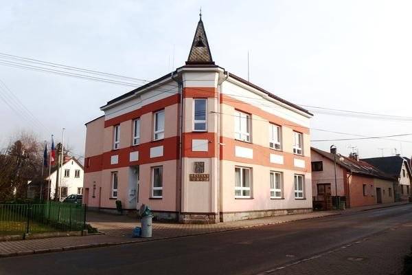 Z důvodu úprav na optické síti společnosti T-Mobile došlo k dočasnému výpadku telefonních linek MěÚ, které jsou na to navázány.  Pondělí 25.08.2025 - výpadek na straně poskytovatele bohužel nadále trvá. Není jisté, kdy přesně se linky podaří obnovit.  Pro kontakt můžete využít GSM MěÚ na čísle 606 713 758  Děkujeme za pochopení.