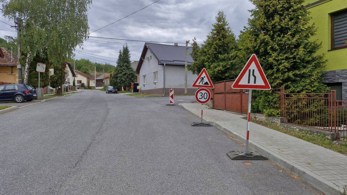 Pri jazde autom zvýšte opatrnosť.