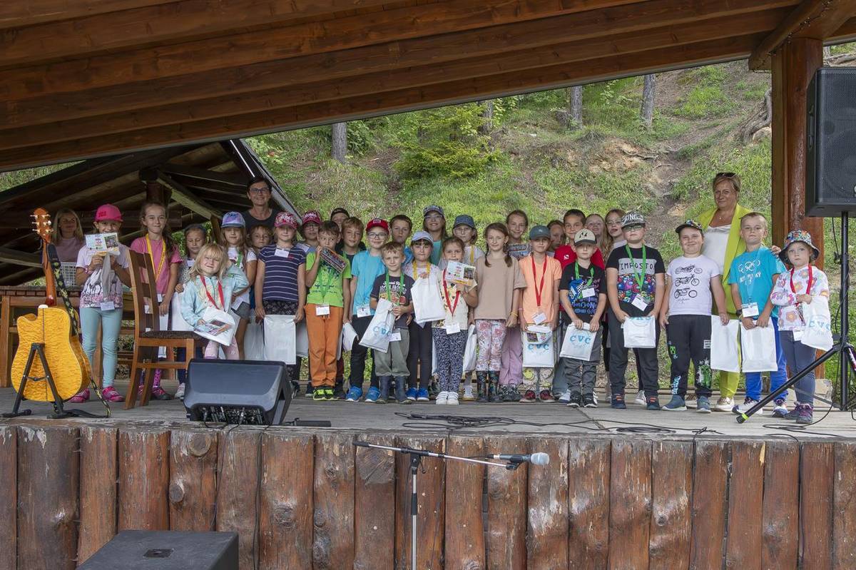 Ďalšie piatkové popoludnie sme spoločne strávili pri Kolibe vo Svite, aby sme ukončili 2. turnus letného tábora, ktorý zorganizovalo mesto Svit spolu s Centrom voľného času.