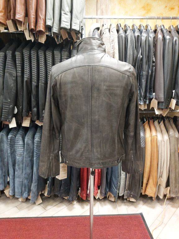 Predaj oblečenia  (Halász Lajos - Tatabánya)