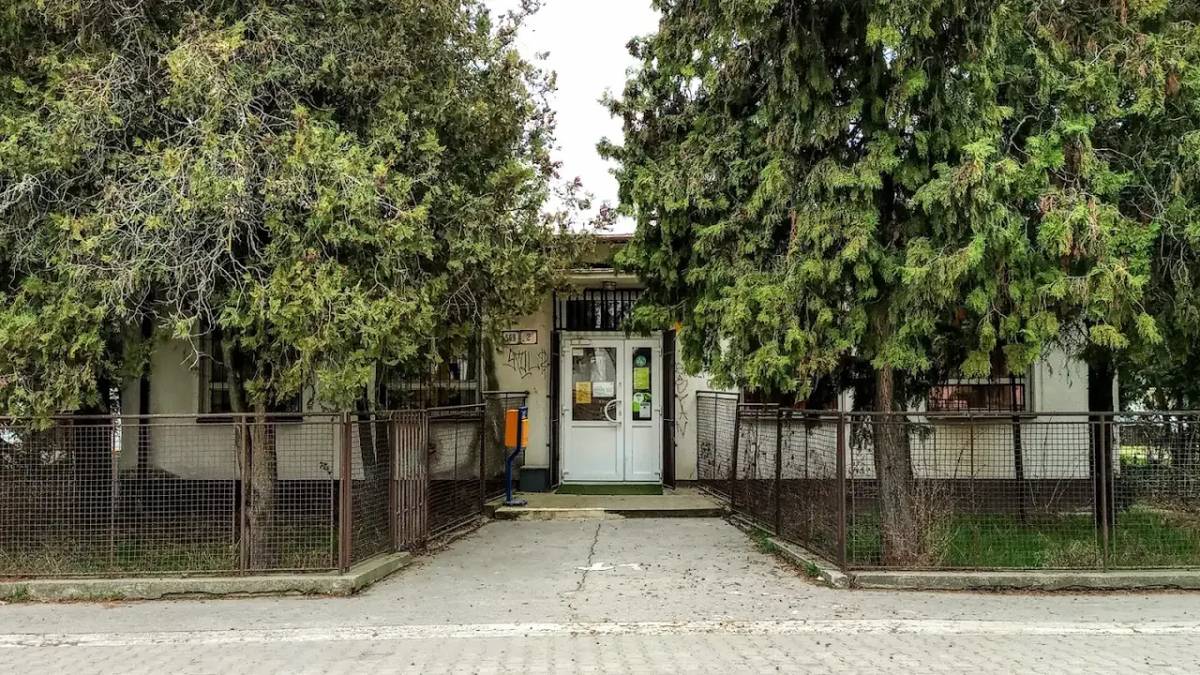 Oznamujeme občanom, že pošta bude pre verejnosť z personálnych dôvodov otvorená 28.8.2025 od 8.00 - 10.00 hod. Od pondelka 1.9.2025 už v štandardnom režime bežných otváracích hodín.