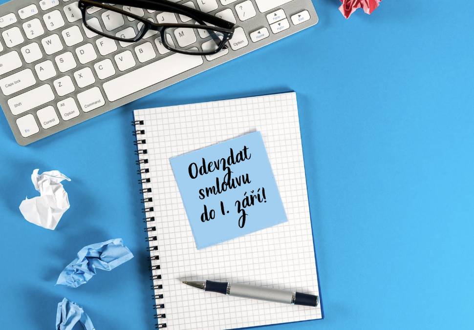 K 27. srpnu bylo odevzdáno okolo 73 % smluv. A jak si na tom stojí jednotlivé části Lysé? Jednoznačně vede Litol včetně Vesláku (79 %), za ní jsou v těsném závěsu Dvorce (78 %), následuje Lysá (72 %) a nejhůře je na tom Řehačka (60 %) a Byšičky (53 %).   Pokud termín nestíháte, odevzdejte smlouvy co nejdříve to bude možné. V září budeme rodinným domům bez smlouvy doručovat upozornění, že pokud smlouvu neodevzdáte, bude vám nádoba odebrána. Bez smlouvy nebude možné nádobu užívat a budete si muset pořídit vlastní popelnici. Nečekejte tedy na poslední chvíli a na odebrání popelnice.    Díky všem, kteří jste již smlouvy na úřad doručili. Všechny smlouvy jsme už prošli a tam, kde něco chybí nebo je tam nesrovnalost, telefonujeme. Přístupové údaje do aplikace, přes kterou budete moci sledovat informace o vámi užívaných nádobách, budeme rozesílat na podzim.