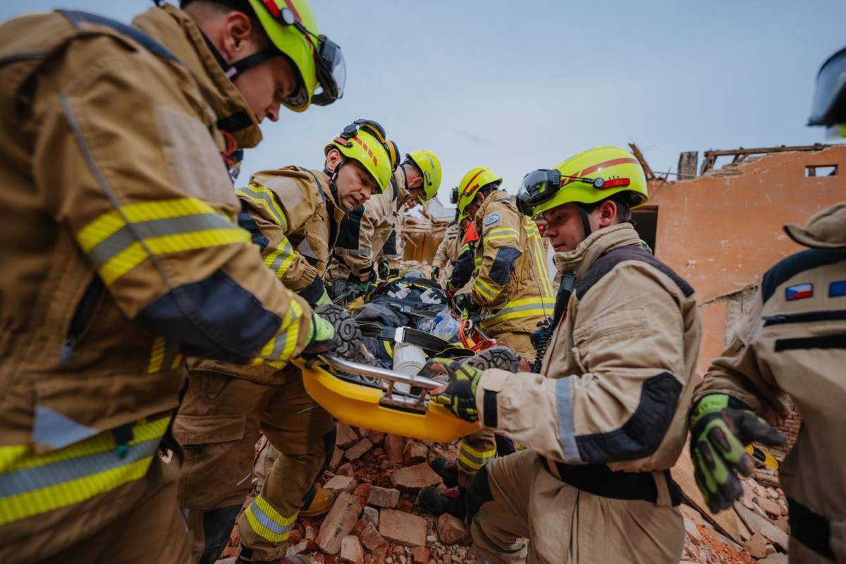 V Šilheřovicích nacvičovali členové USAR týmu záchranu osob ze zřícených budov.