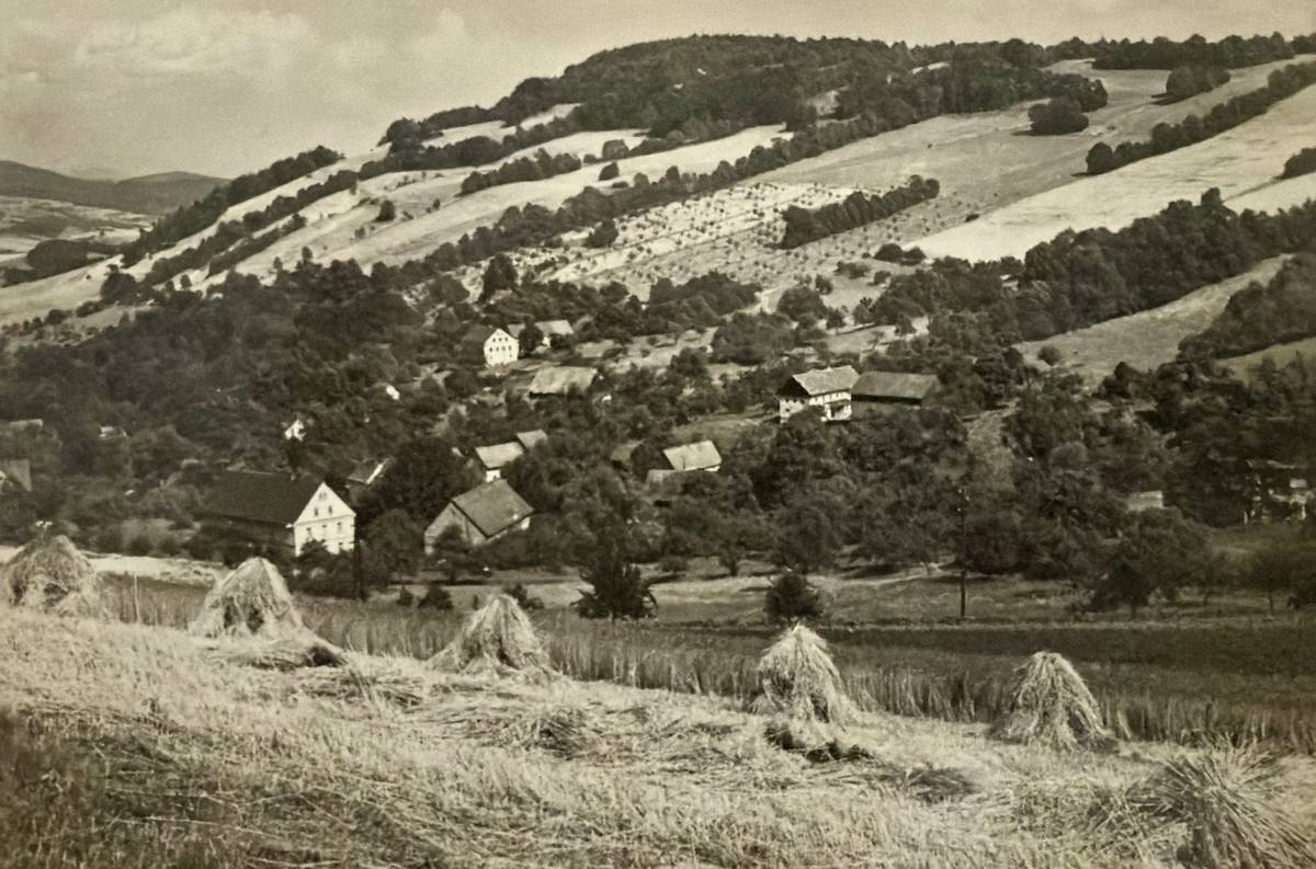 Podívejte se na dobové pohledy Valkeřic.