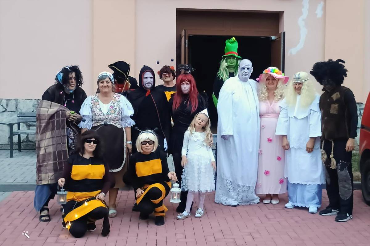 V pátek 29. srpna se uskutečnila akce pro všechny věkové kategorie s názvem Konec prázdnin - aneb léto ještě nekončí. Účastníci si užili krásný letní večer a podělili se o zážitky z letošních dovolených.