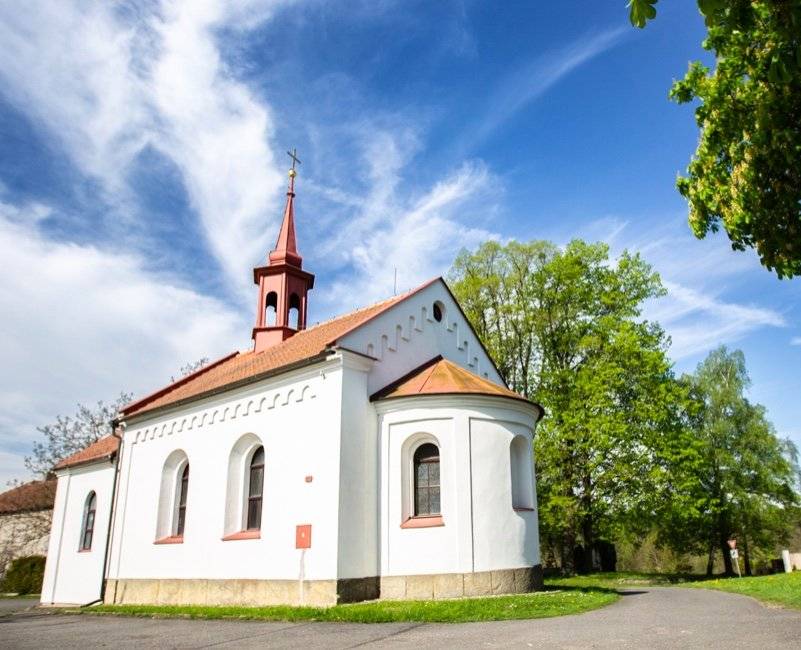 Srdečně zveme všechny občany na poutní mši svatou v neděli 14. září v 10:15 v kapli Nalezení sv. Kříže na Krásňovsi. Mši svatou bude sloužit P. Josef Haman.