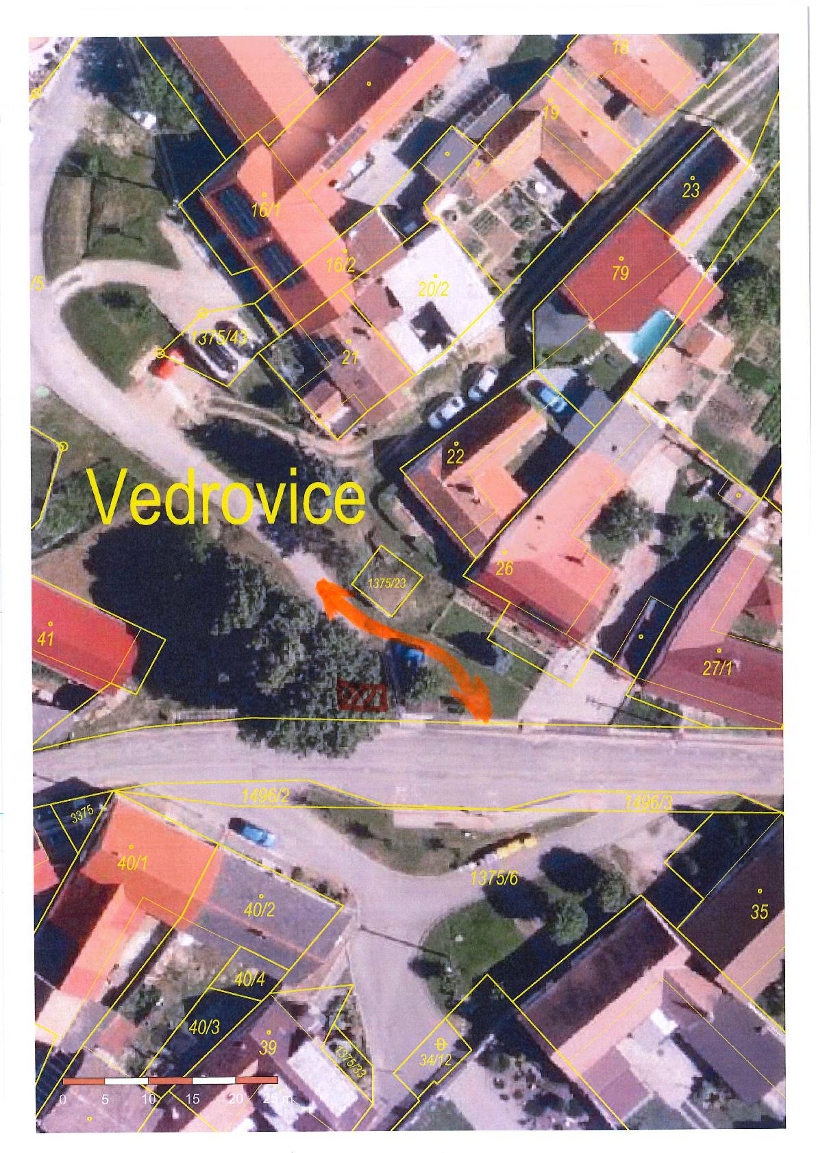 1.    Oznamujeme občanům, že se budou provádět výkopové práce na vedlejších komunikacích u stavby dešťové kanalizace. Až do 23. září nebude možné projet křižovatkou u zastávky Pod lípou a do Písníků. Osobním autem bude možné objet za zastávkou Pod lípou a do Písníků bude možný vjezd osobním autem přes parčík u zavřené křižovatky. 2.    Krojovaná chasa a obec Vedrovice zvou všechny občany na tradiční Rozmarýnové hody, které se uskuteční ve dnech 13. a 14. září. K tanci a poslechu hraje dechová hudba Zlaťulka. Na začátku sobotního programu vystoupí náš dětský folklórní soubor Vedrováček. Odpolední vstupné v sobotu i v neděli je 100,-Kč, na sobotní zábavu je vstupné 150,-Kč. 3.    Oznamujeme občanům, že bude sběrný dvůr v sobotu 13. září z organizačních důvodů uzavřen. 4.    Oznamujeme občanům, že bude Muzeum a informační centrum v sobotu 13. září i v neděli 14. září z organizačních důvodů uzavřeno. 5.    Taneční škola Novosadovi zve ženy a dívky do podzimního tanečního kurzu latinsko-amerických tanců, který bude probíhat ve 14-ti lekcích vždy v úterý od 19:00 do 20:00 hodin v sále KD v Jezeřanech – Maršovicích. První lekce je 16.září, stojí 150,-Kč a je možné ji uhradit samostatně.