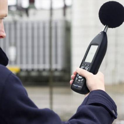 Upozorňujeme občany, že ve středu 10. září 2025 bude zhruba v čase od 18:00 do 21:00 hod. probíhat měření hluku v sále kulturního domu z důvodu plánovaných prací na odhlučnění sálu. Z tohoto důvodu mohou být hlasité dozvuky slyšitelné i v okolí sálu v intravilánu obce. Za tyto projevy hlasitosti se omlouváme a děkujeme za pochopení.