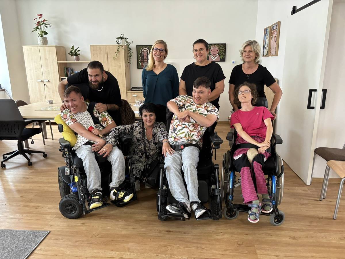 ADMINISTRATIVA ℹ️ v úterý proběhlo slavnostní otevření Karbanky (centra pro péči o klienty s mentálním a kombinovaným postižením) a den otevřených dveří ℹ️ ve středu proběhla schůze rady města STAVEBNÍ PRÁCE A ÚDRŽBA ℹ️ ve středu byly nainstalovány dva měřiče rychlosti na vjezdu do města v ulici Jindřichohradecká a Hamerská ℹ️ v úterý započala oprava silničního mostu přes Nežárku a s ní spojené dopravní omezení ℹ️ ve středu probíhala šetření pro doplnění stavebně historického průzkumu Staré radnice  ZAJÍMAVOSTI ℹ️ v pondělí byl zahájen nový školní rok a proběhlo v obou základních školách vítání celkem 80 prvňáčků ℹ️ v sobotu se na sportovištích v areálu TJ Loko uskutečnilo již 31. sportovní setkání Veseláků a Veselanů (volejbal, plážový volejbal, malá kopaná a nohejbal)