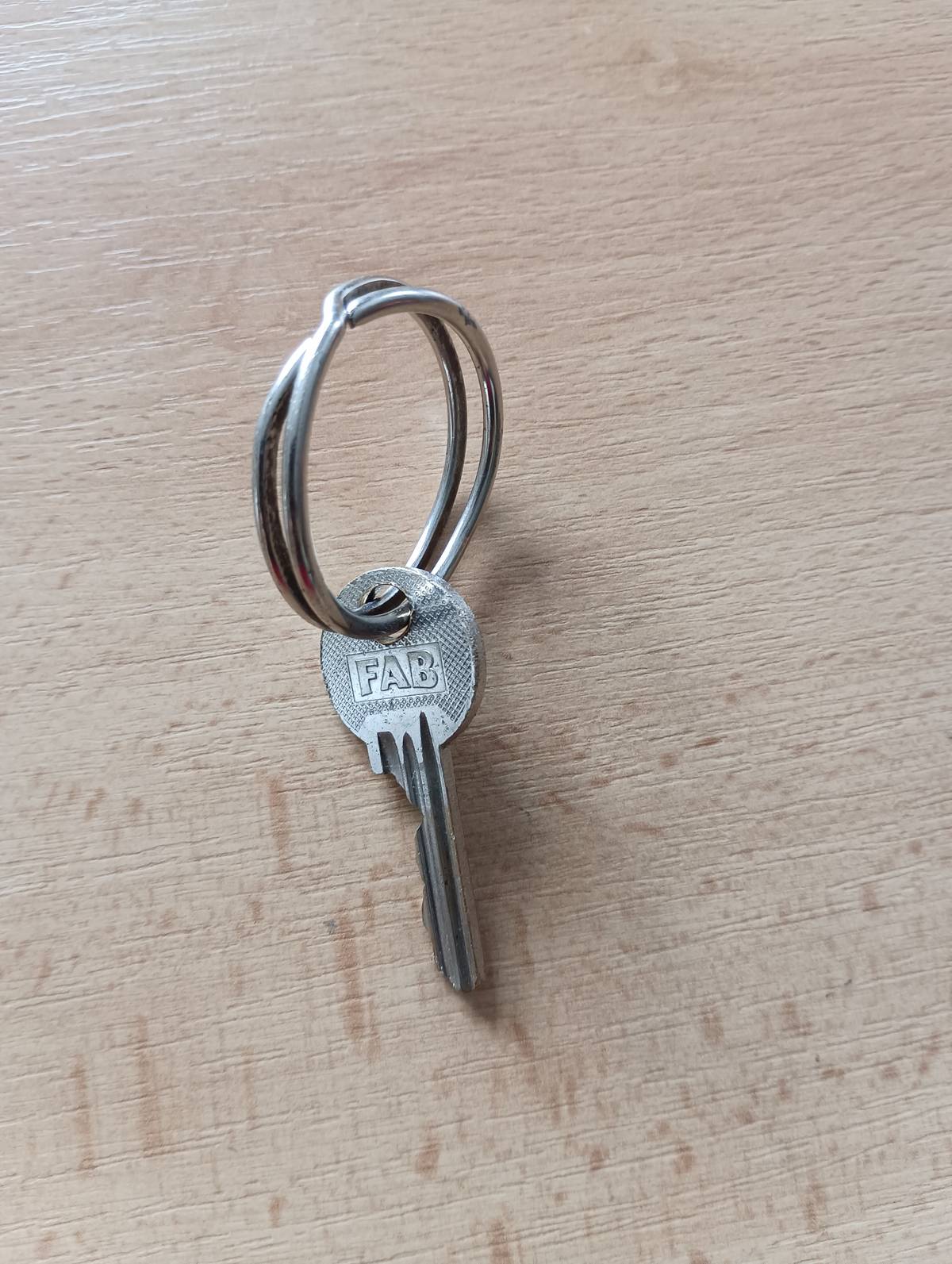 Dobrý den, u čekárny na Familii byl nalezen klíč. Nechabí někomu? Je k vyzvednutí na obecním úřadě.