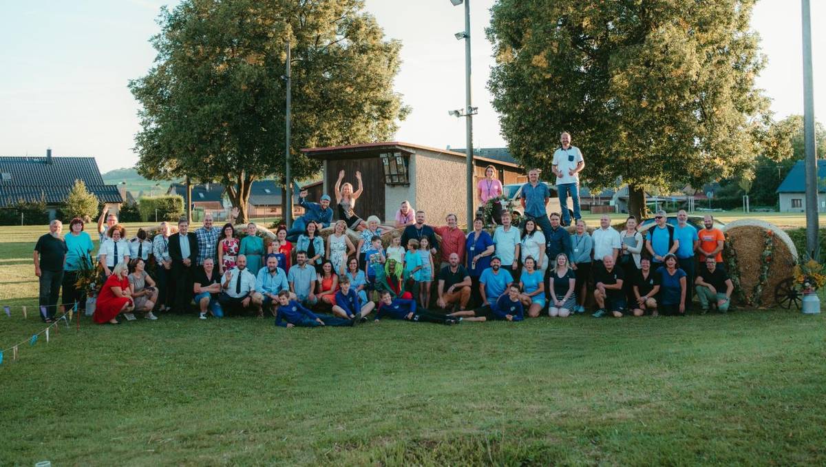 Ve středu 3. září 2025 zavítala do Bezděkova nad Metují celostátní hodnotící komise soutěže Vesnice roku 2025.