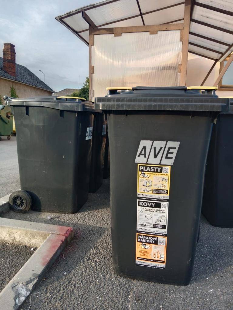 Připomínáme, že svoz z pokynu svozové firmy svážíme v sudém týdnu (stejném jako komunální odpad) ve středu. Nejbližší termíny jsou 17/9, 1/10, 15/10, 29/10
