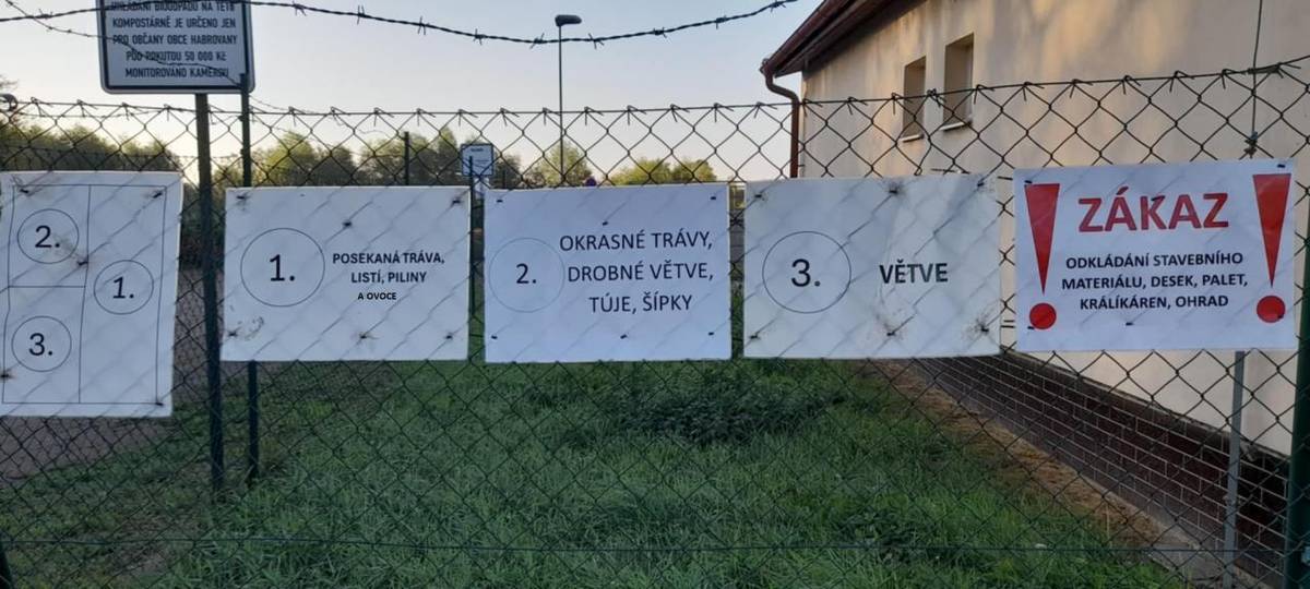 Prosíme třiďte biologický materiál dle uvedených cedulí na jednotlivých místech.