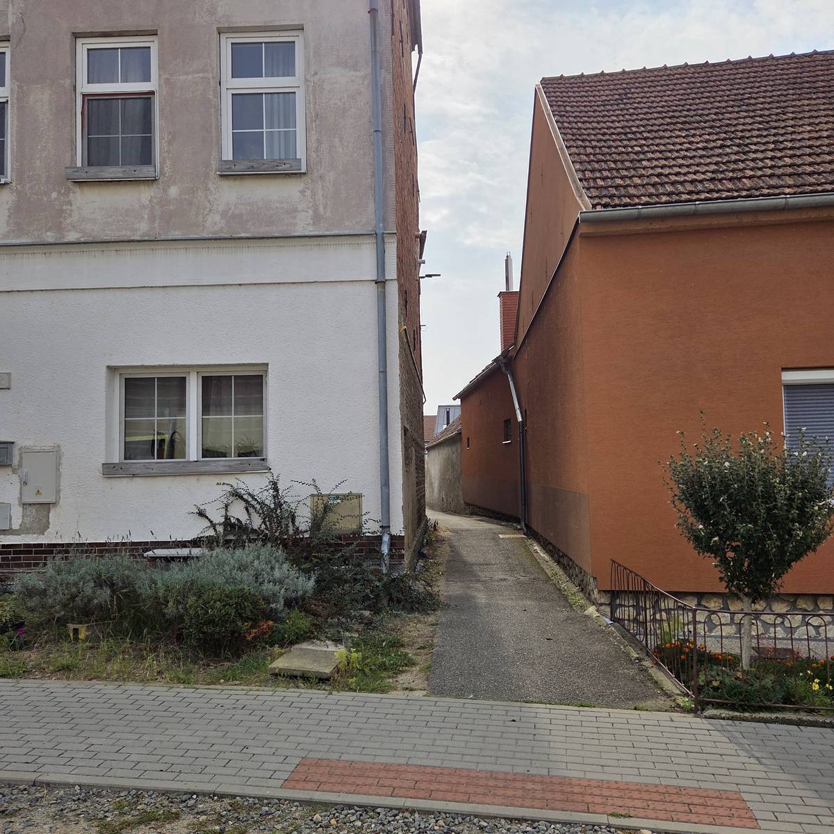 Vážení občané, oznámujeme Vám, že od 22.9.2025 bude probíhat oprava střechy a fasády na RD, č.p. 149, z těchto důvodů bude uzavřena ulička propojující velký a malý Medlov. Děkujeme za pochopení.