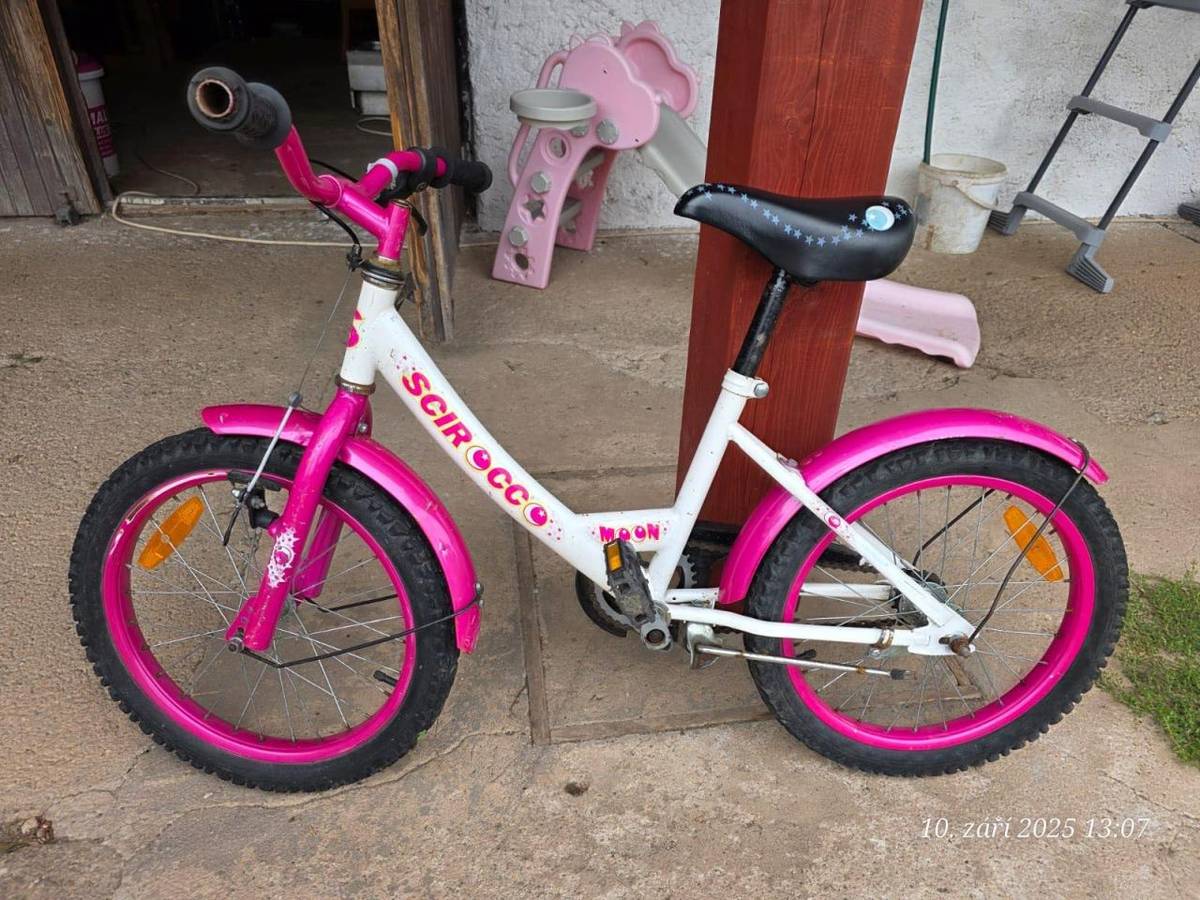 Dne 10.09.2025 bylo za Golčovem Jeníkovem směrem na Stupárovice nalezeno na silnici dětské kolo. Majitel může kontaktovat nálezce na tel. čísle +420 703 325 361 a vyzvednout si ho po telefonické domluvě