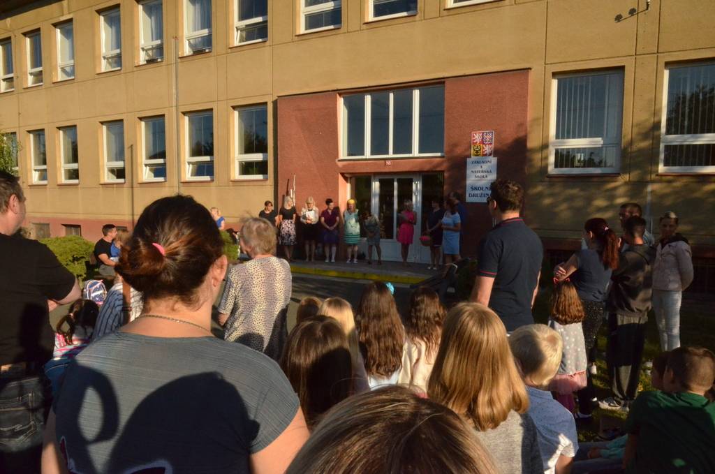 První školní den 1.9.2025 v ZŠ a dvou pavilonech MŠ Červené Janovice.