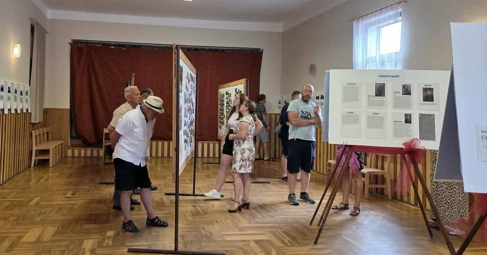 Na základě velkého zájmu se obec Souňov rozhodla znovu otevřít výstavu fotografií, které byly k vidění na Setkání rodáků!