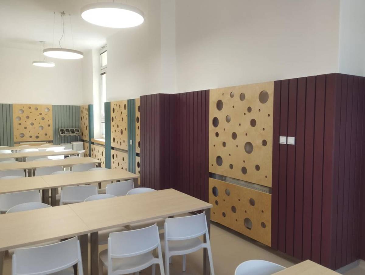 Modernizace školní jídelny ZŠ Dolní Domaslavice     S radostí oznamujeme, že rekonstrukce školní jídelny v ZŠ Dolní Domaslavice byla úspěšně dokončena. Od 1. září 2025  jídelna slouží dětem i zaměstnancům školy a nabízí jim tak pohodlné a moderní prostředí pro každodenní stravování.