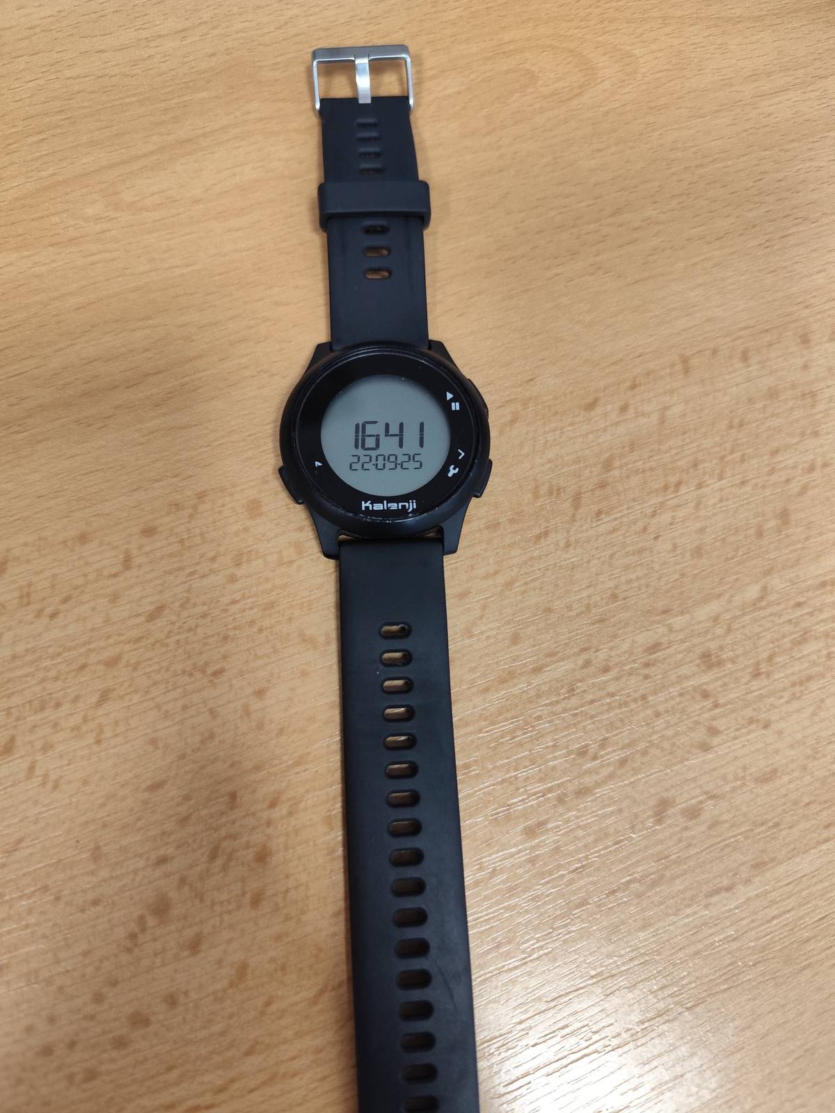 Dnes 22. září u domu čp. 20 v Městečku Trnávce byly nalezeny hodinky, viz. foto. K vyzvednutí jsou na obecním uřadě v M. Trnávce.