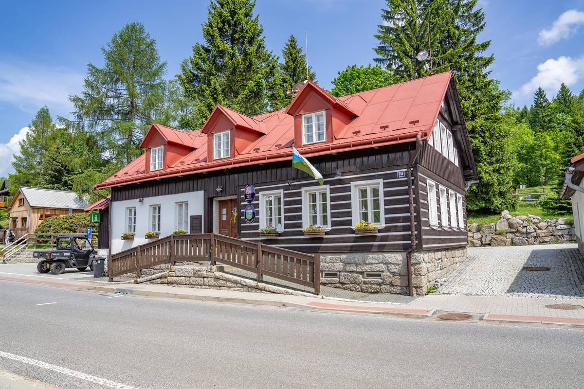 Vážení občané a vlastníci nemovitostí v obci Bedřichov, blíží se splatnost místních poplatků za rok 2025 (15.10.2025)   Připravili jsme pro vás zjednodušení plateb pomocí QR kódů: https://www.bedrichov-ou.cz/cs/obcan/platby-mistnich-poplatku.html V případě dotazů nás neváhejte kontaktovat na e-mailu: obec@bedrichov.cz