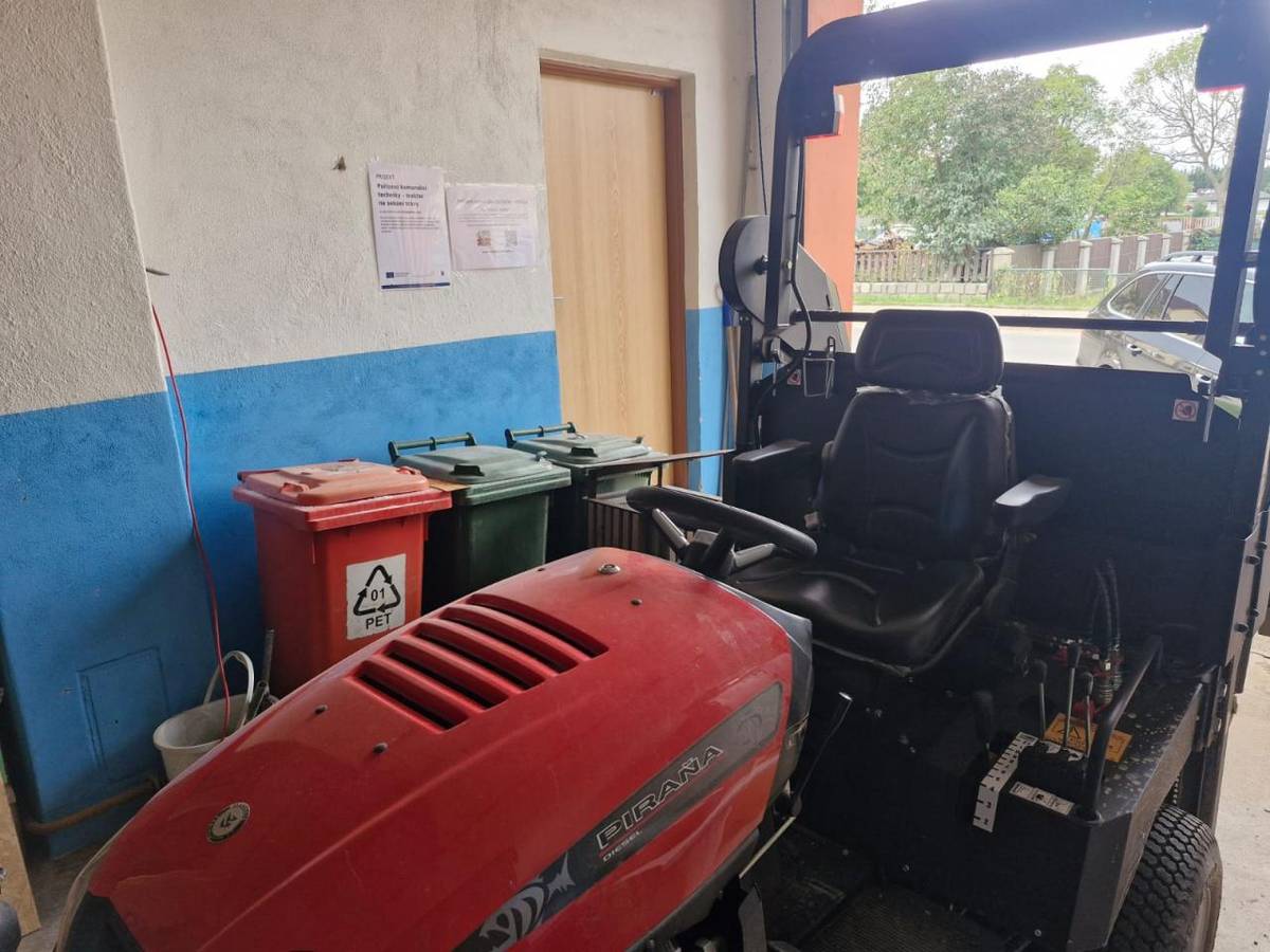Projekt pořízení komunální techniky – traktor na sekání trávy