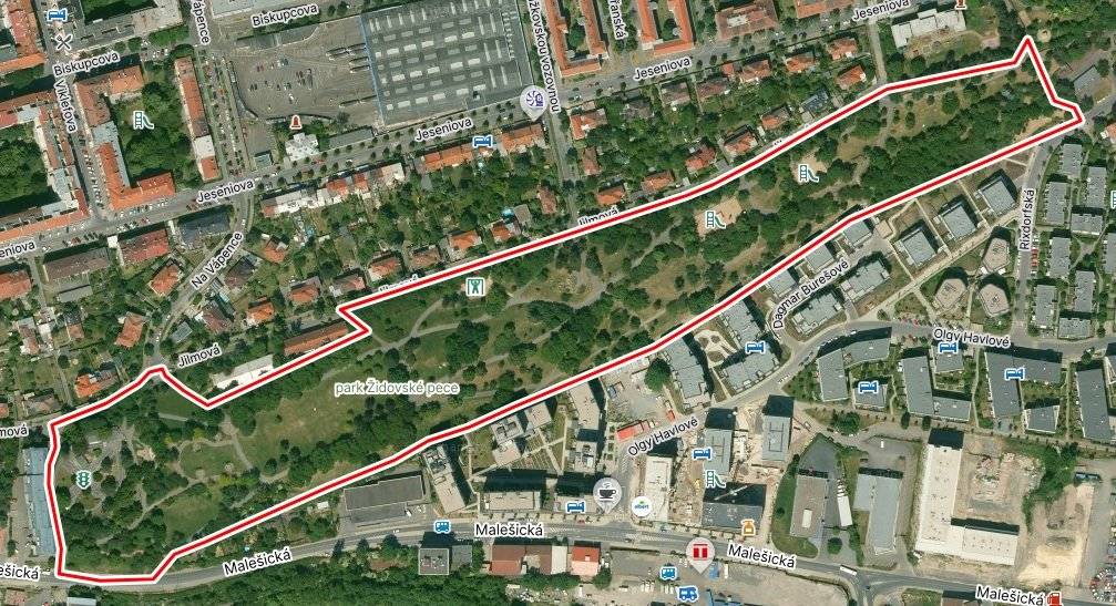 Milí sousedé, ve čtvrtek 25. září 2025 od 17 hodin vás zveme na komentovanou procházku po Židovských pecích🌳. Společně projdeme místa plánovaných úprav a představíme vám, co park v příštích letech čeká. Na vaše dotazy odpoví projektanti a zástupci městské části Praha 3. 📌Sraz je u vstupu do parku z Jilmové ulice. 👉 Předpoklad realizace je od 1. října 2025 do 30. září 2027. Stavba proběhne po etapách vždy tak, aby byla zachovaná průchodnost parku. 🗣 Přijďte se ptát, diskutovat a říct, co je pro vás v parku důležité. Těšíme se na vás,  Vaše Praha 3