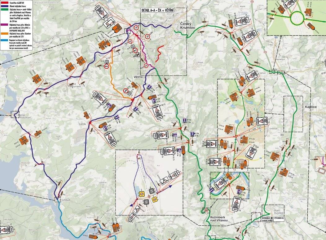 Od 14.10. do 4.11. 2025 bude probíhat rekonstrukce silnice II/160 mezi Českým Krumlov a Větřní. Práce bude provádět spol. SKANSKA a.s. a spočívají ve výměně povrchu vozovky za nový. Silnice bude po dobu stavby úplně uzavřena pro veškerý provoz. Objízdné trasy jsou rozděleny podle typu provozu.   Hlavní objízdná trasa (vyznačeno tmavě modře) z Českého Krumlova po sil. I/39 přes obce Kájov – Hořice na Šumavě – Černá v Pošumaví - sil. II/163 až do obce Frymburk  - sil. II/162 směr Světlík – Větřní a zpět po stejné trase Objízdná trasa přes Němče pro vozidla do 3,5 t, dopravní obsluhu a veřejnou linkovou autobusovou dopravu (vyznačeno fialově) - od sil. I/39 (obec Kájov) dále přes obec Kladné a Němče až do města Větřní Alternativní objízdná trasa přes Slavkov pro vozidla do 3,5 t, dopravní obsluhu a veřejnou linkovou autobusovou dopravu (vyznačeno oranžově) Objízdná trasa pro vozidla do 20,0 t (vyznačeno zeleně) z ČK po sil. II/157 do obce Kaplice nádraží - přechod na sil. I/3 až k obci Dolní Dvořiště - sil. II/163 až na křiž. sil. II/163 a II/160 - dále přes obec Rožmberk nad Vltavou pouze pro vozidla do 20 tun - sil. II/160 až do obce Větřní a zpět po stejné trase Objízdná trasa pro vozidla do 28,0 t (vyznačeno světle modře) - jedná se o napojení na hlavní objízdnou trasu ze směru od Dolního Dvořiště pro vozidla nad 20,0 t, které však nepřesahují hmotnost 28,0 t - objízdná trasa vede od křižovatky sil. II/163 a II/160 směr Vyšší Brod - dále po sil. II/163 až do obce Frymburk, kde se objízdná trasa napojuje na sil. II/162 (hlavní objízdnou trasu)  Uzavírkou jsou dotčeny tyto autobusové linky dopravce ČSAD AUTOBUSY České Budějovice a.s.  330516 Český Krumlov – Větřní – Světlík -Frymburk 330517 Český Krumlov – Rožmberk nad Vltavou – Frymburk 330520 Český Krumlov – Větřní 330525 Větřní – Český Krumlov – Černá v Pošumaví – Horní Planá Zastávka Větřní, závod bude přesunuta na náhradní mobilní zastávku blíže k vjezdu do areálu papíren dle DIO Zastávka Český Krumlov, Rechle bude po dobu stavby zrušena bez náhrady Autobusy budou využívat objízdnou trasu sil. II/160 – ul. K Učilišti – ul. Okružní – ul. Kájovská – místní komunikace směr Kladné – směr Kájov – sil. I/39 – ul. Chvalšinská – sil. II/157 – ul. Objížďková – sil. II/160 – ul. Objížďková – ul. 5. května – ul. Pod Kaštany – otočení Sídliště Plešivec a dále po trase dle licence a zpět po stejné trase  Uzavírkou jsou dotčeny tyto autobusové linky dopravce GW BUS a.s.  320182 České Budějovice - Český Krumlov – Lipno nad Vltavou – Horní Planá – Volary - Kvilda Zastávka Český Krumlov, aut. nádraží bude přesunuta na zastávku Český Krumlov, Špičák Na objízdné trase budou obsluhována zastávka Kájov, hlavní silnice Zastávka Větřní, závod bude přesunuta na náhradní mobilní zastávku blíže k vjezdu do areálu papíren dle DIO Autobusy budou využívat objízdnou trasu po sil. I/39 – Č. Krumlov – sil. II/15910 – místní komunikace Kladné, Němče, Větřní – sil II/160 a dále po trase dle licence a zpět po stejné trase  Na zastávkách se změnou obslužnosti budou informace zveřejněny v předstihu včetně upravených jízdních řádů.