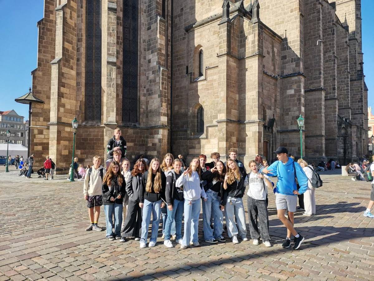 Žáci tříd 8., 9. A a 9. B se v pátek vyrazili podívat do Plzně, kde se uskutečnily „Dny vědy a techniky“.