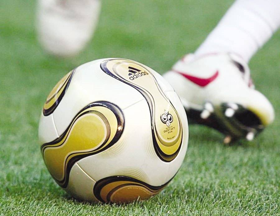 Oprava termínu Fotbalové utkání tento týden se koná venku Sobota 27. září 2025 od 16.30 hodin FK Červené Pečky : Sokol Veletov