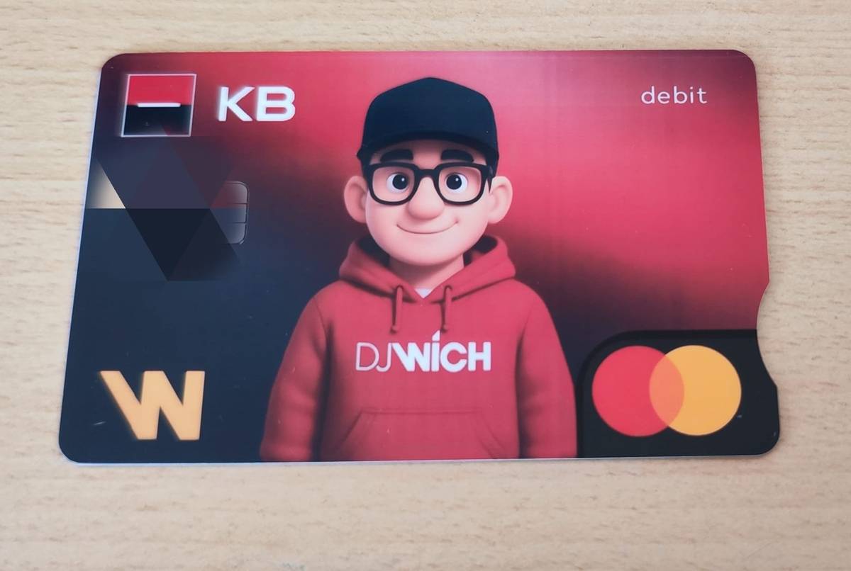 Dnešního dne se v ulici Pplk. Sochora našla platební karta na jméno "Josef Valenta". K vyzvednutí na městském úřadě. Vydáme pouze majiteli karty po předložení občanského průkazu.