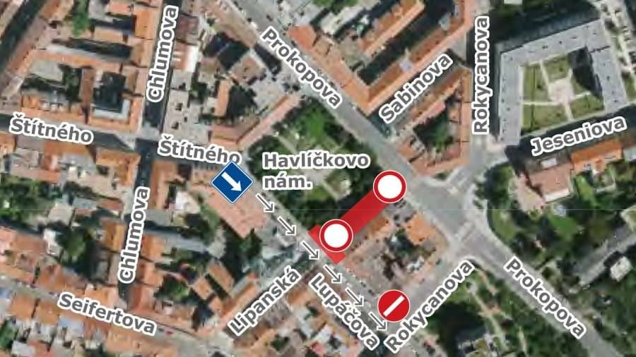Vážení sousedé,  upozorňujeme na dopravní omezení v oblasti Havlíčkova náměstí, které potrvá od 6. do 31. října 2025 z důvodu oprav vodovodních armatur ve vozovce a chodníku. – úplná uzavírka komunikace Havlíčkovo nám. (v úseku Lupáčova – Prokopova) – částečná uzavírka komunikací Lupáčova (v úseku Rokycanova – Havlíčkovo nám.) a Havlíčkov nám. (v úseku Lupáčova – Štítného)  Další informace o objízdných trasách najdete na webu praha3.cz. Investor: Pražské vodovody a kanalizace, a.s., odpovědný pracovník: Jiří Urban Zhotovoitel: D&Z spol. s r. o., odpovědný pracovník: Robert Kysela, tel. 602 354 647  Děkujeme za pochopení. Vaše Praha 3