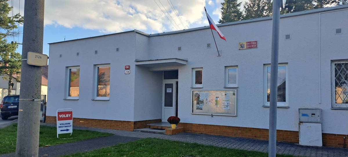 Volební místnost otevřena, přijďte volit 👍🏻