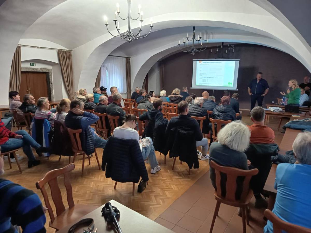 Ve středu 1. října proběhla informační schůzka k problematice třídění odpadu. Hlavním cílem bylo snížit množství směsného komunálního odpadu a informovat občany o výhodách třídění.