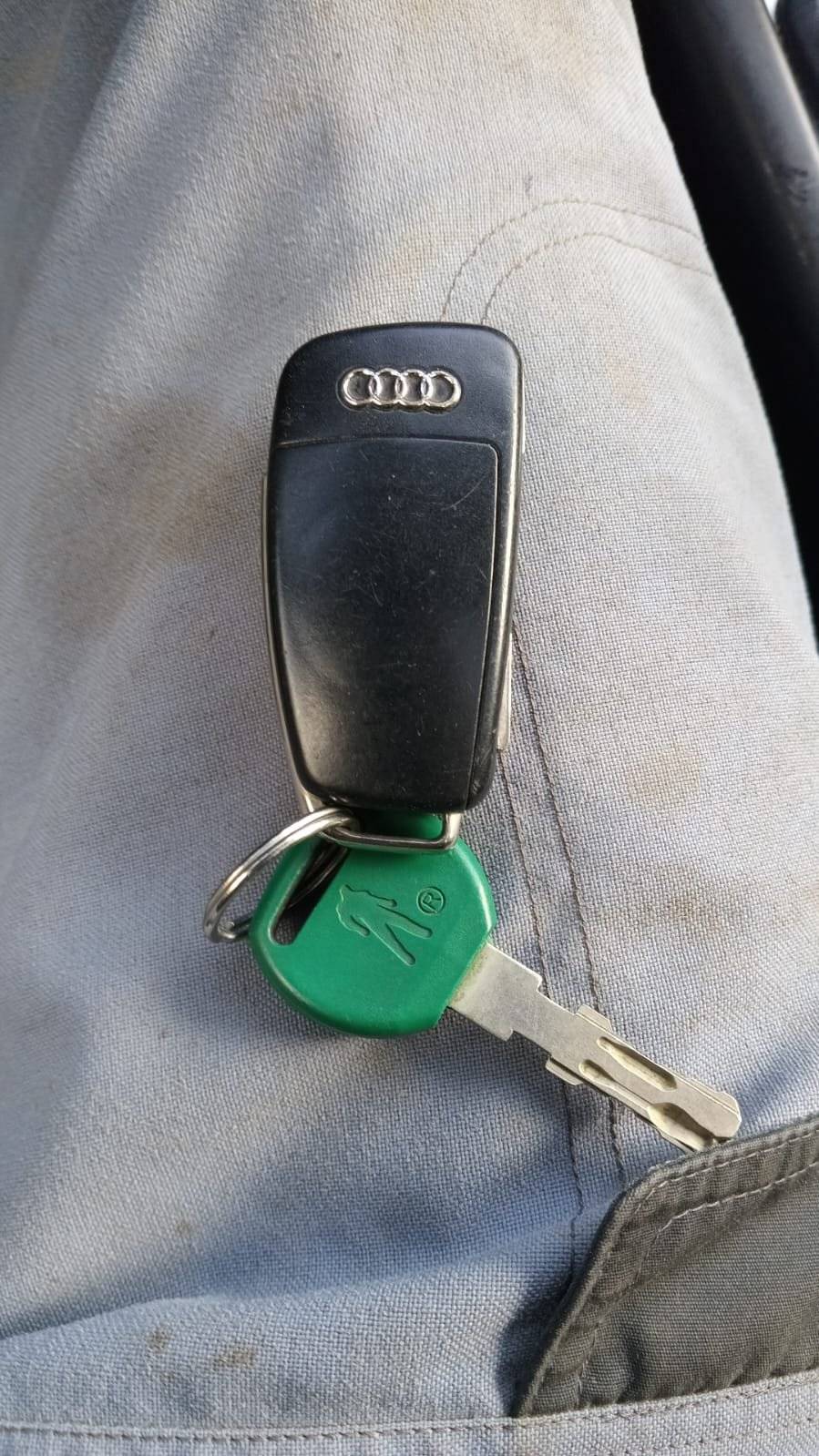 Hledají se klíče se znakem AUDI. V případě nalezení prosím kontaktujte starostu na tel. č. 737 247 721.