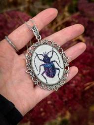 Přívěsek s broukem