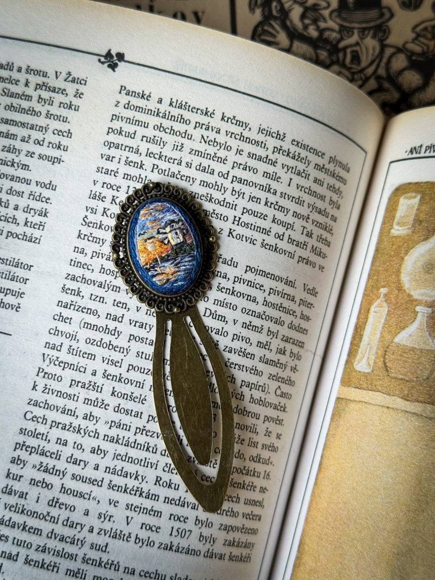 Záložka do knihy s výšivkou