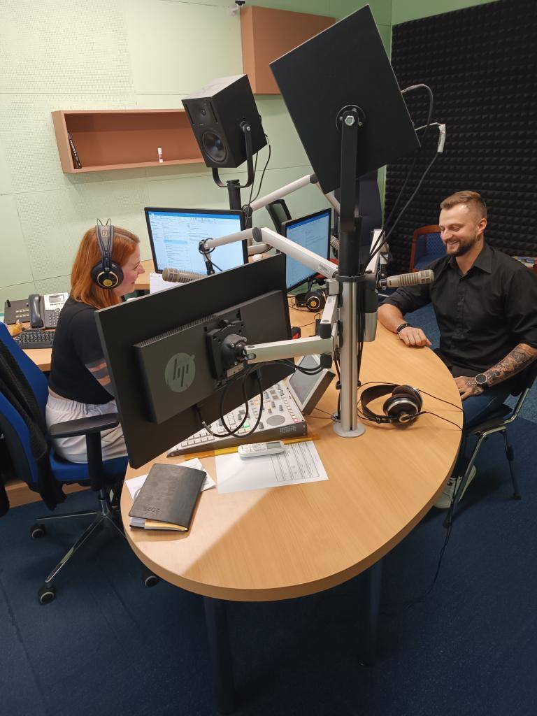 Poslední zářijový den se starosta obce Radovesice Jiří Drobný zúčastnil příjemného rozhovoru v Českém rozhlasu Sever. Hlavním tématem bylo prestižní ocenění Vesnice roku, které Radovesice v letošním roce získaly.