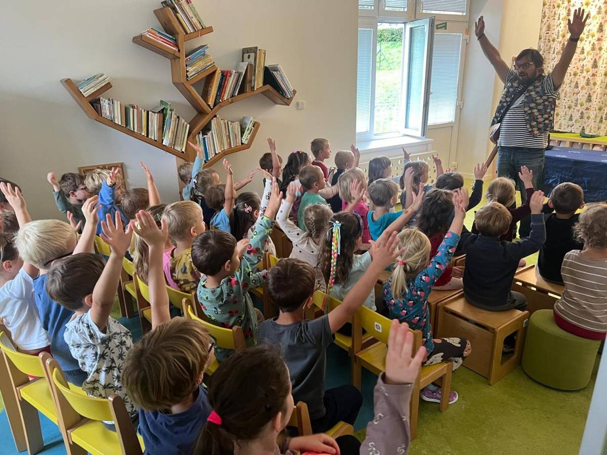 To je kopec,  to je hrad,  to je zajíc,  to had...