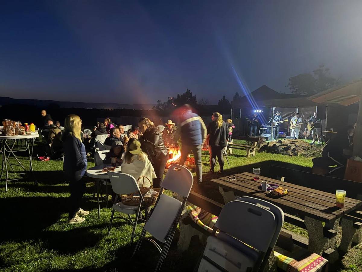 Dne 28. září 2025 se v naší obci Saběnice uskutečnilo tradiční setkání občanů při příležitosti Svatováclavských buřtů.