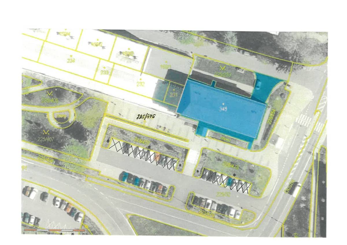 Vážení občané,  v souvislosti s probíhající rekonstrukcí elektroinstalace objektu Městského úřadu Meziboří a s tím související plánovanou výměnou výklopných sloupků před budovou úřadu vám oznamujeme, že ve dnech od 02.10.2025 do 27.11.2025 v době od 07:00 h do 16:00 h bude omezeno parkování na parkovacích místech před budovou úřadu (viz zákres v kopii katastrální mapy). Za dočasné omezení se omlouváme a prosíme řidiče o dodržování uvedených časových intervalů. Děkujeme za pochopení. město Meziboří