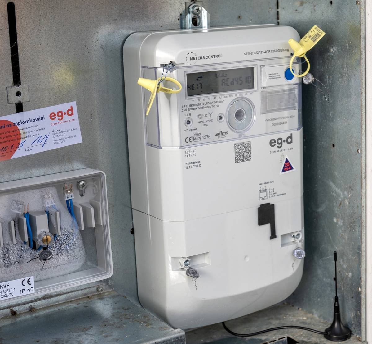 Ve středu 8.10. 2025 proběhne ve všech místních částech obce odečet stavu elektroměrů. Proto prosíme o jejich zpřístupnění. Kdo nebude k zastižení, může dát lístek se stavem elektroměru na viditelné místo.